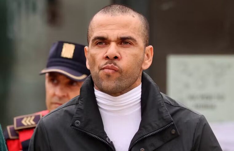 Daniel Alves é absolvido pela Justiça da Espanha