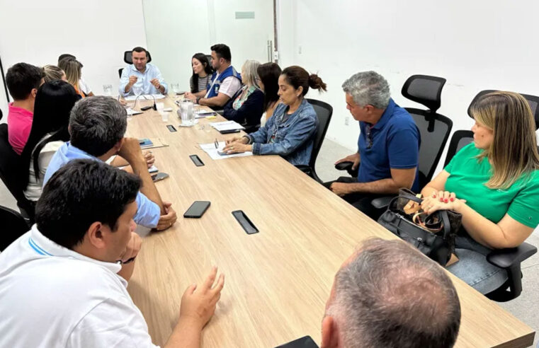 Prefeito Emídio Júnior lidera reunião para avaliar ocorrências causadas pelas chuvas e encaminhar soluções