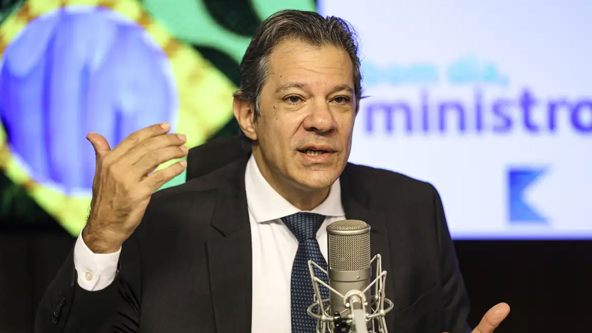 Consignado para CLT busca proteger trabalhador de juros, diz Haddad