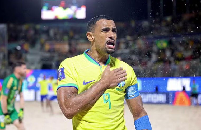 Brasil goleia a Espanha e vai à semi da Copa do Mundo de futebol de areia
