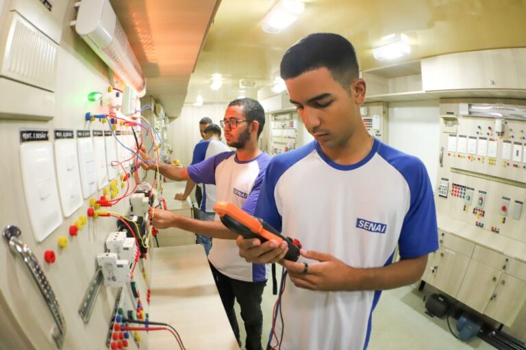 Curso_de_Eletrica_no_SENAI_RN_1024x683