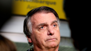 Moraes autoriza prisão domiciliar para Jair Bolsonaro por 90 dias