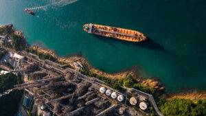 Refinaria saudita é alvo de ataque iraniano