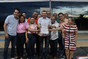 Prefeito assina ordem de serviço para pavimentação de via de Lamarão