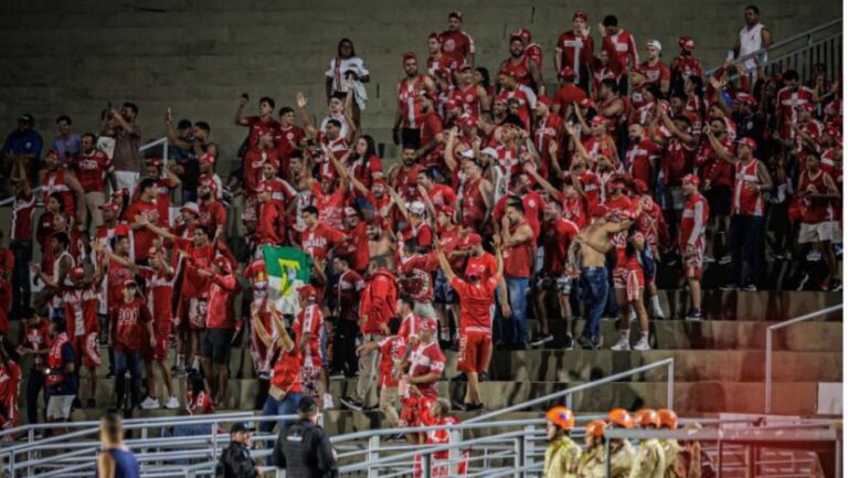 Torcida-do-America-e1777040022336-830x468