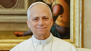 Após críticas de Trump, papa diz que vai continuar protestos contra guerra