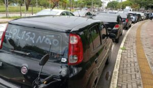 Motoristas por aplicativo protestam em Natal contra projeto que prevê novas regras para o setor