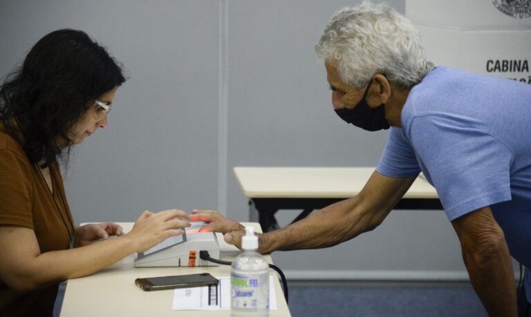 2026-09-19-07-14-23-rio_de_janeiro_eleicoes_2022_votacao_abr_0464301022